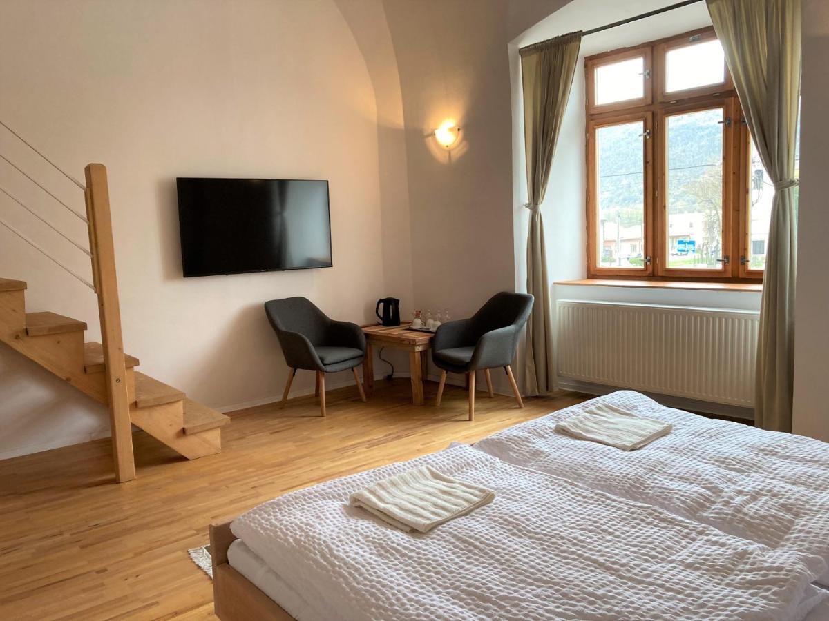 Bed & Breakfast Hugo Plesivec エクステリア 写真